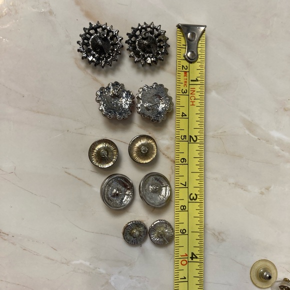 Lot of 5 pairs of rhinestone stud earrings - Picture 7 of 7